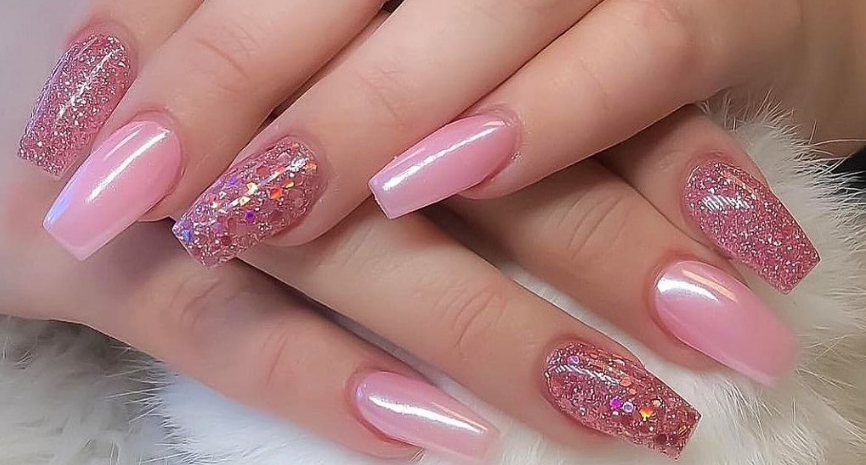 nail art on pink