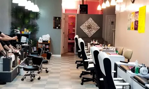 Nail Salons Near Me